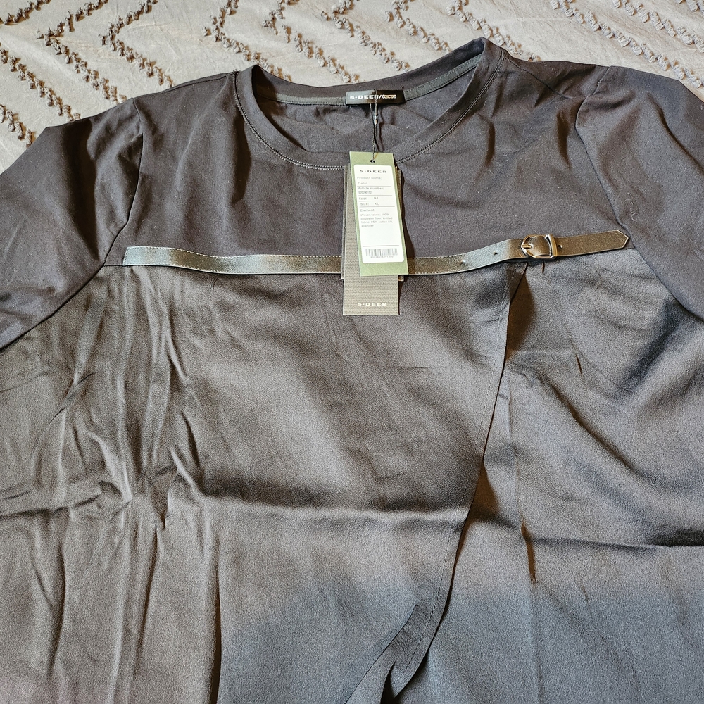 Nwt Black Top Blouse With Buckel Accent Asymetric Size Xl - Picture 5 of 8